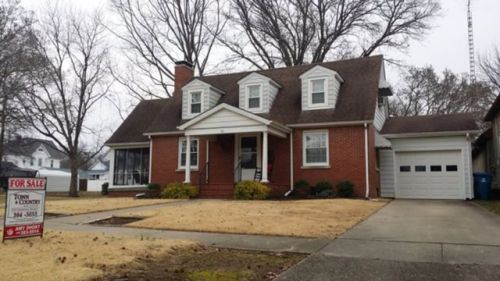 302 4th St, Brownsville, IL 62821-1450