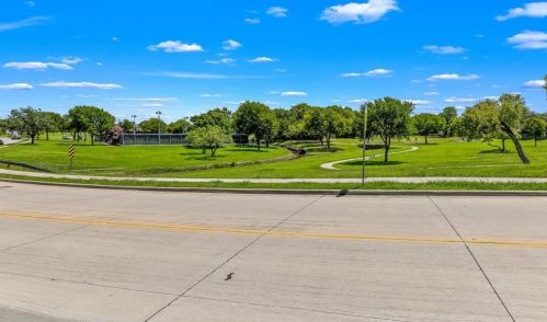 2915 Rayswood Dr, Carrollton TX 75007-5753 exterior