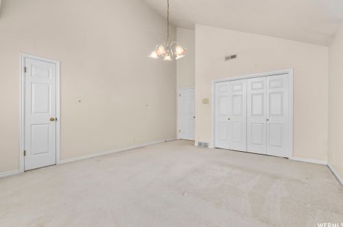 2515 Willow Hl Dr, Sandy UT 84093-1894 exterior