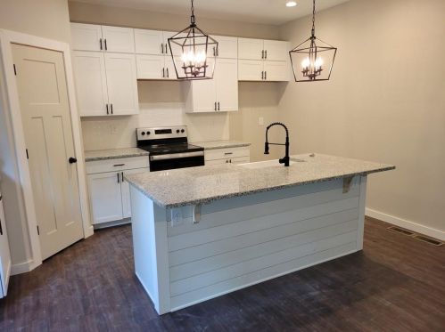 215 Harris Ct, Ball Ground, GA 30107-6219