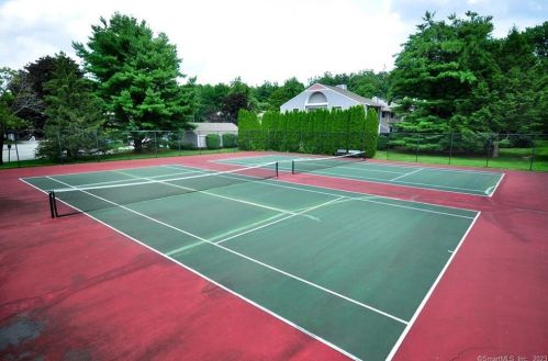2306 Mill Pond Dr, Wapping CT  06074-4321 exterior