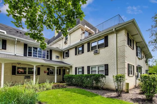 506 Eastman St, Arlington Hts, IL 60005-5616