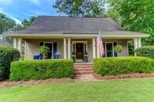 715 Bradburn Dr, Mount Pleasant, SC 29464-5114
