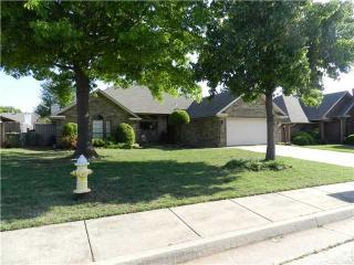 137 Vail Dr, Yukon, OK 73099-5930