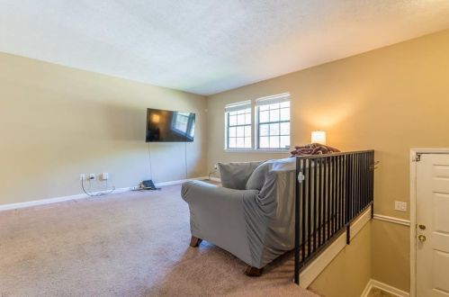 2208 Cherokee Valley Cir, Lithonia, GA 30058-8926