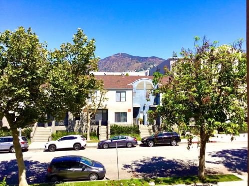 250 Fairview Ave, Glendale CA  91202-2948 exterior