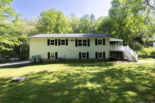 17 Valley Field Rd, Sandy Hook CT  06482-1096 exterior