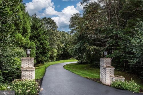 7947 Valderrama Ct, Gainesville VA  20155-2825 exterior