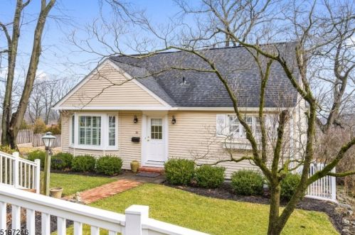 16 Mountain Ave, Town Center, NJ 07052-5033