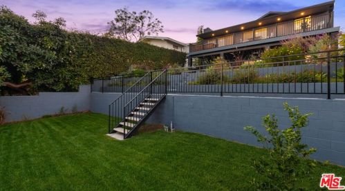 1238 Sunset Ave, Santa Monica, CA 90405-5841