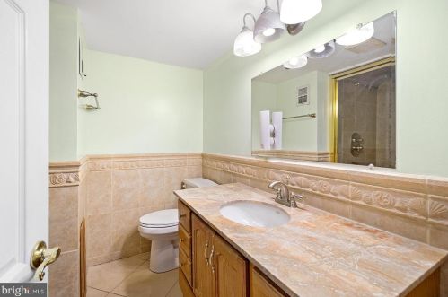 1106 Locust St, Philadelphia PA  19107-6732 exterior