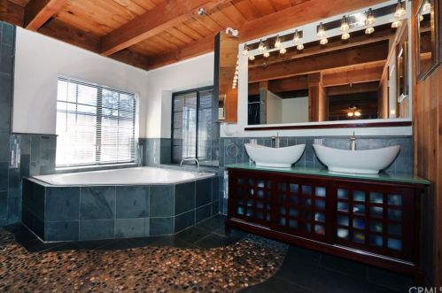 7132 Delaware St, Riverside CA  92504-3904 exterior