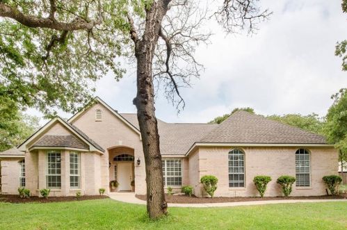 194 Elm Wood Dr, Webberville, TX 78621-5583