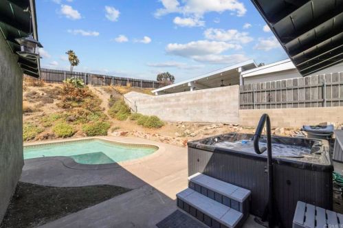 13268 Laurel St, Lakeside, CA 92040-3326