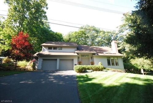 26 Hickory Trl, Sparta, NJ 07871-1520