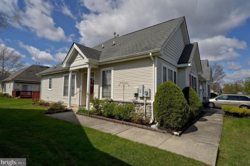 6 Mockingbird Dr, Trenton, NJ 08690-3567