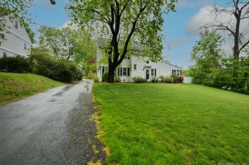 20 Falcon Ter, Middletown, CT 06457-2333