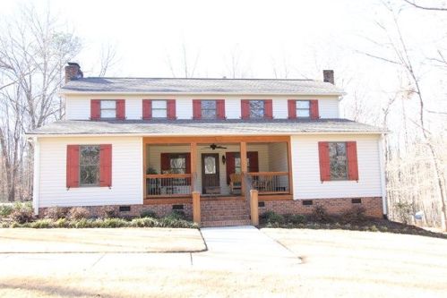 338 Plantation Dr, Greenwood, SC 29649-9536