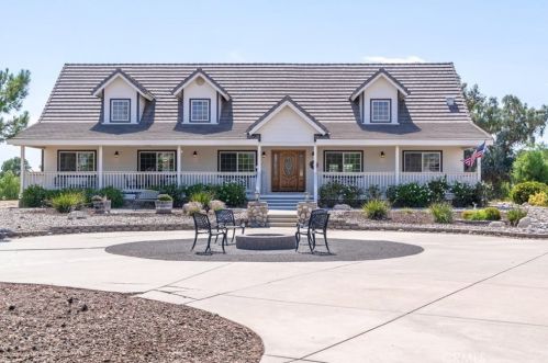 38675 Stratton Rd, Temecula, CA 92592-8258
