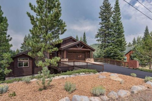 13109 Hillside Dr, Truckee CA  96161-6815 exterior