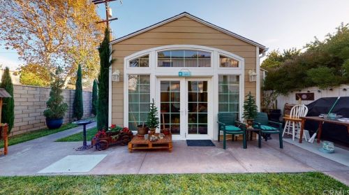 530 West St, Anaheim CA  92801-4707 exterior