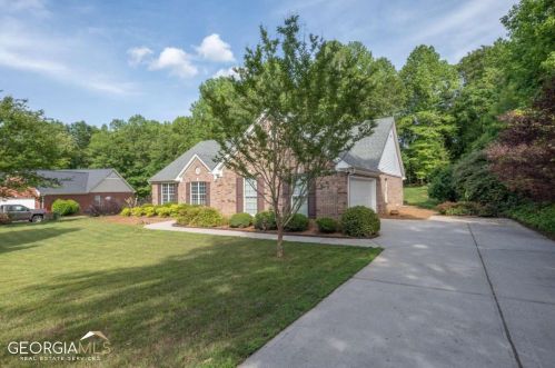 350 Still Water Ln, Jefferson, GA 30549-7043