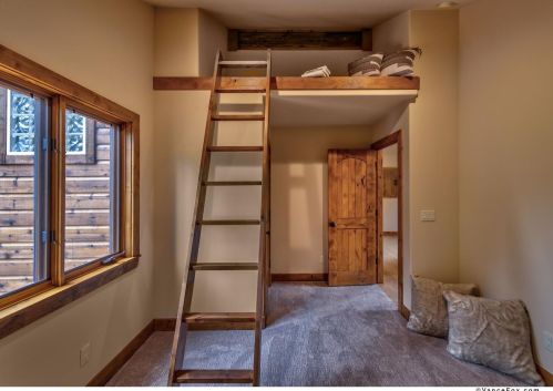 10865 Pine Cone Dr, Truckee CA  96161-3154 exterior