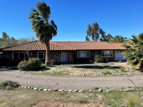 15747 Rancho Viejo Dr, Riverside, CA 92506-5825