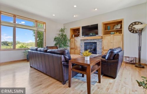120 Hazelwood Ave, Cologne, MN 55322-8014