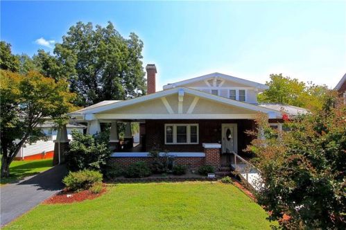 323 Maple Ave, Reidsville, NC 27320-3643