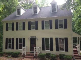 108 Greenwood Cir, Cary, NC 27511-5762