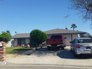 10354 Palmento Dr, Riverside, CA 92505-1528