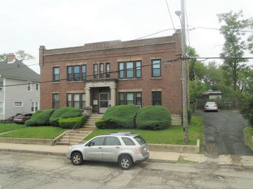 311 Oneida St, Joliet, IL 60435-7178