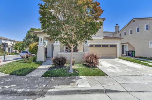 31 Vista Verde Cir, Watsonville, CA 95076-6676