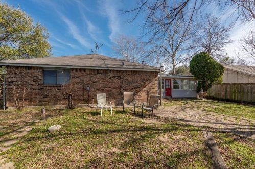 100 Grand Mdw Dr, Fort Worth TX 76108-3942 exterior