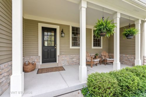 318 Timber Trl, Batavia, IL 60510-1279