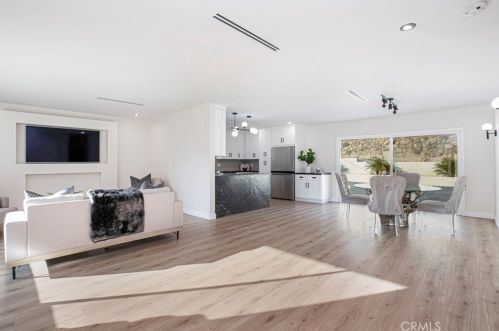 3579 Pontiac St, Glendale CA  91214-1822 exterior