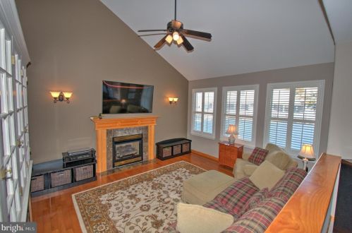 7 Oceanport Ave, Berkeley Township, NJ 08721-1156