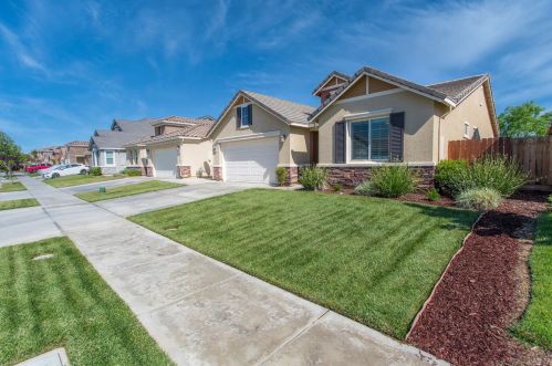 1560 Manzanita Way, Los Banos, CA 93635-8623