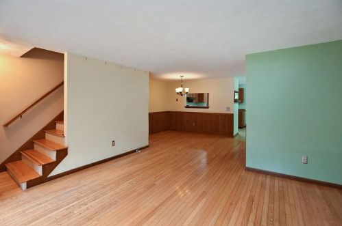 26 Forest View Ln, Burrillville, RI 02830-1401