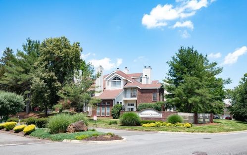 87 Carriage Crossing Ln, Middletown, CT 06457-5830