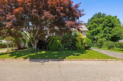 12 Loring Ave, Edison, NJ 08817-4412