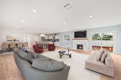 7960 Amestoy Ave, Van Nuys CA  91406-1603 exterior
