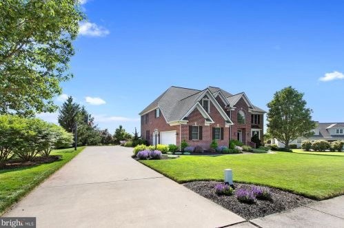 1315 Wicklow Dr, York, PA 17404-9056
