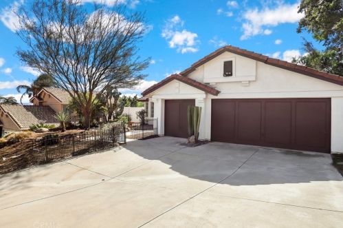 6670 Avenida Michaelinda, Riverside CA  92509-7227 exterior