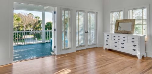 2201 Palm Blvd, Isle Of Palms SC  29451-2349 exterior