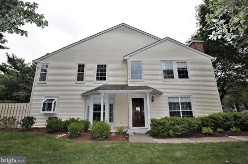 24 Dorset Ct, Princeton NJ  08540-7054 exterior