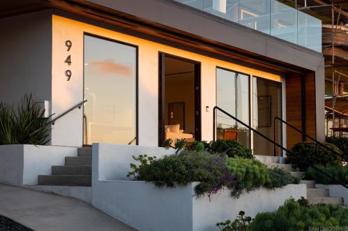 949 Cornish Dr, San Diego, CA 92107-4229