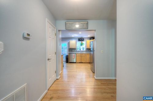 31 Choctaw Pl, Bybee VA  22963-3100 exterior