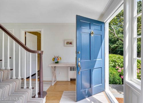 3 Avon Ln, Greenwich CT  06830-3926 exterior